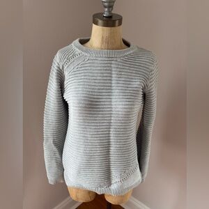 TAHARI women’s grey sweater